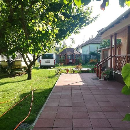 Tiszavirag Apartmanhaz Apartment Szeged Luaran gambar