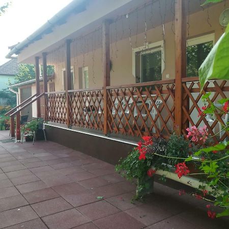 Tiszavirag Apartmanhaz Apartment Szeged Luaran gambar