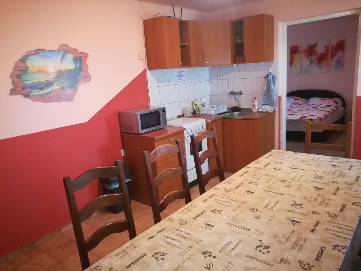 Tiszavirag Apartmanhaz Apartment Szeged Luaran gambar